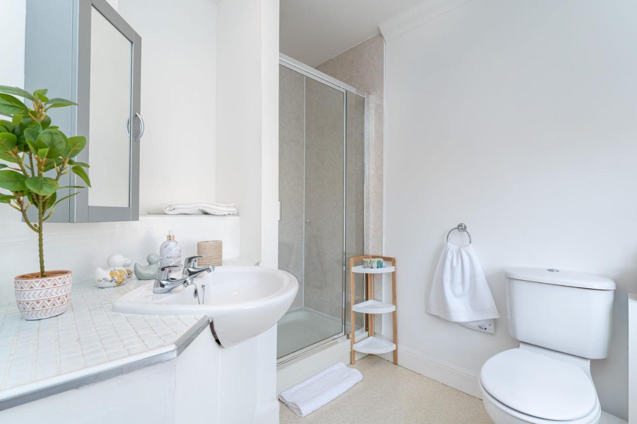 New Four Bedroom House - All Rooms Ensuite Стърлинг Екстериор снимка